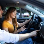 man die rijles geeft
